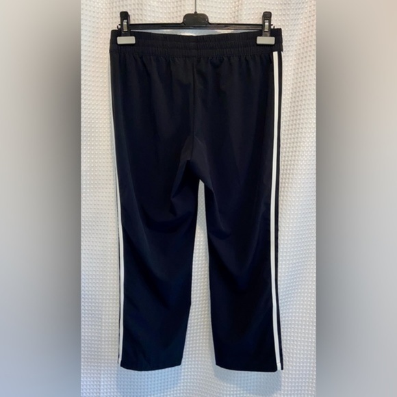 Women’s Adidas stretchy waist black white stripes Capri crop pants Sz medium‎ - Picture 9 of 10